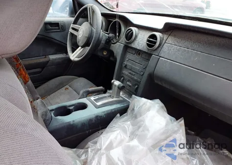 2005 Ford Mustang V6 Deluxe/V6 Premium from USA, damaged, VIN 1ZVFT80N055251779